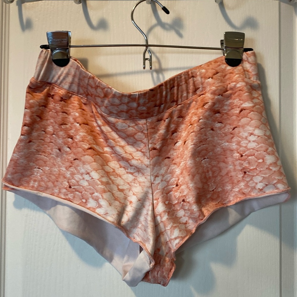 Reel Skipper Mermaid Scale Shorts